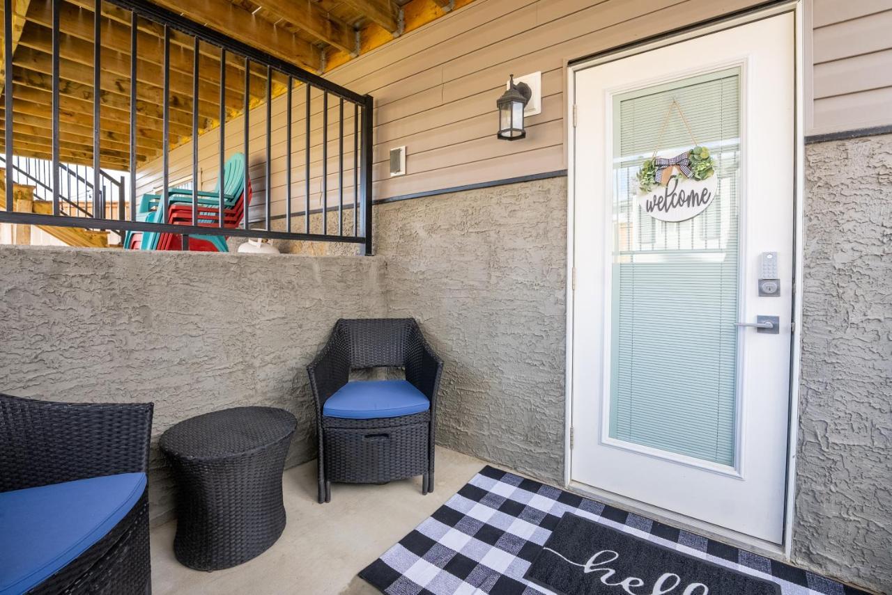 Copperwood Cozy Cellar With Hot Tub Hotel Lethbridge Exterior photo